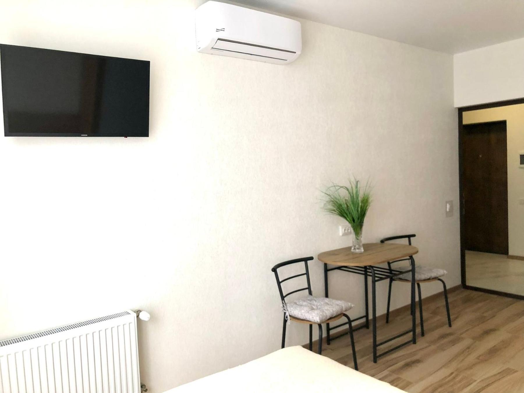 Osapart Hotel In A Complex Semycvit 2 Lviv Bagian luar foto